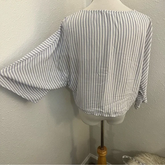 Altar’d State Kimono Sleeve Blouse large - Picture 2 of 4